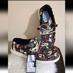 FLASH SALE! $30! Hey Dude Shoes Wally H2O Birds